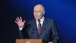 Путин: Зеленскому говорить о территориальных потерях неуместно